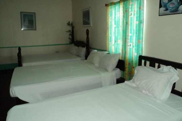 Room 7 of 13