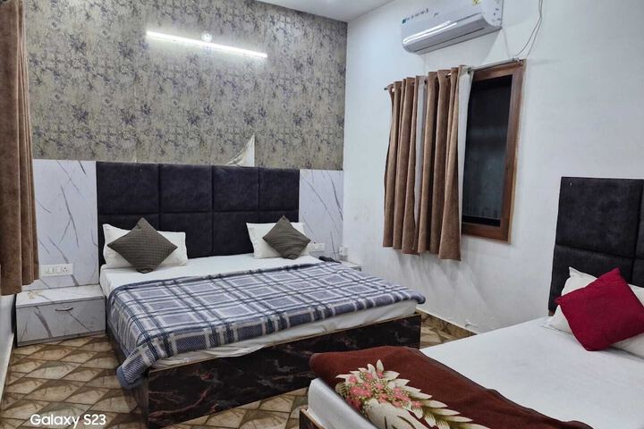 Room 3 of 6
