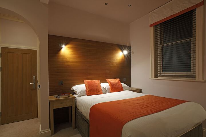 Room 15 of 64