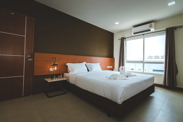 Room 6 of 31