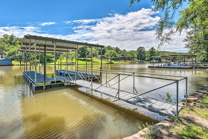 Updated Deck & Dock: Lakefront Home in Hot Springs