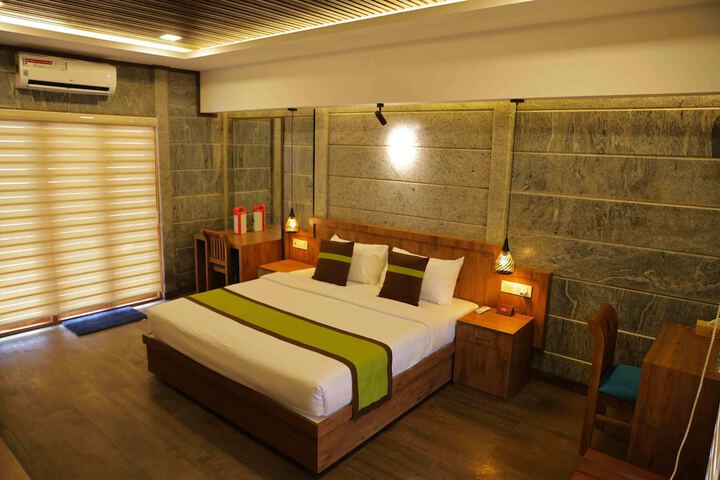 Room 8 of 26
