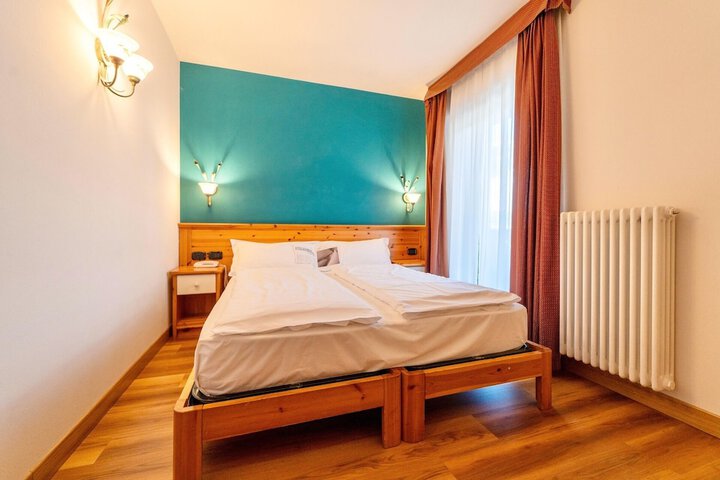 Room 42 of 155