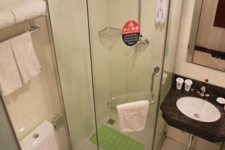 Room 5 of 29