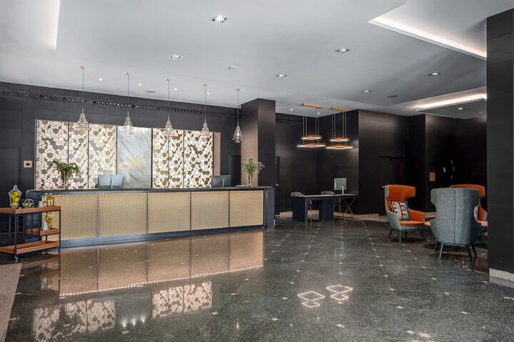 Entrance & Lobby