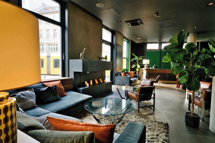 Guest Lobby