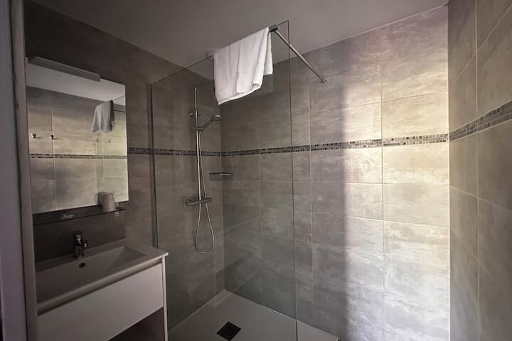 Room 21 of 36
