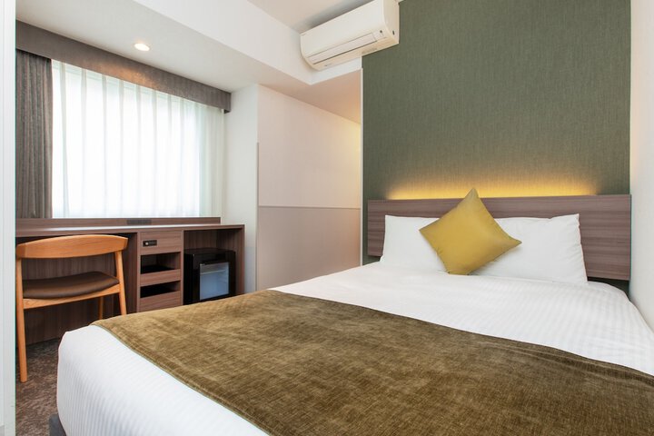 Room 5 of 27