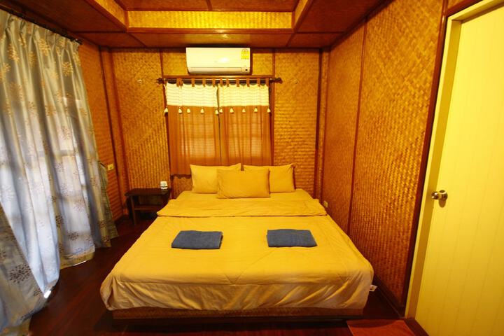Room 5 of 43