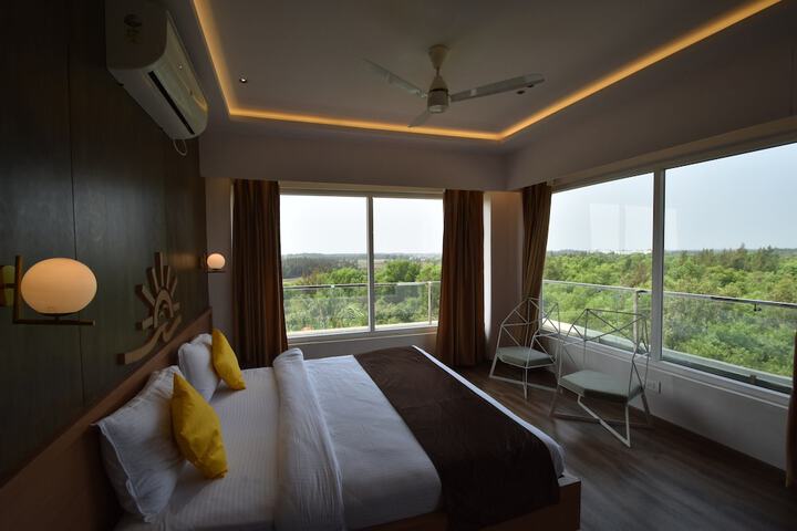 Room 9 of 51