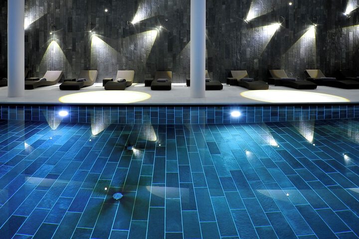 Pool 90 of 158
