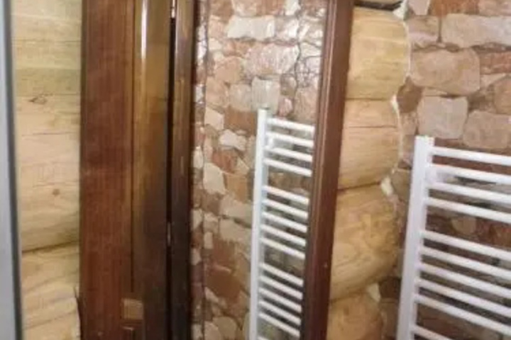 Room 7 of 19