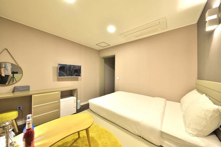 Room 19 of 96