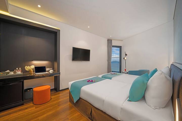 Room 42 of 80