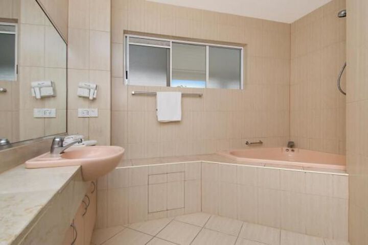 Room 15 of 37