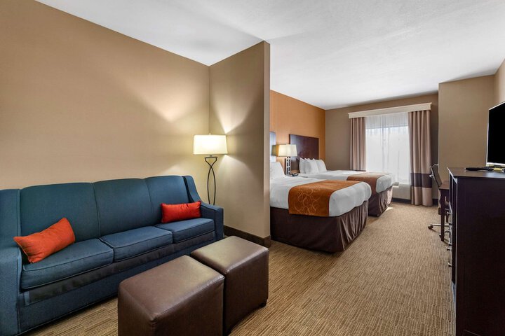 1 King Bed Suite (3 of 23)