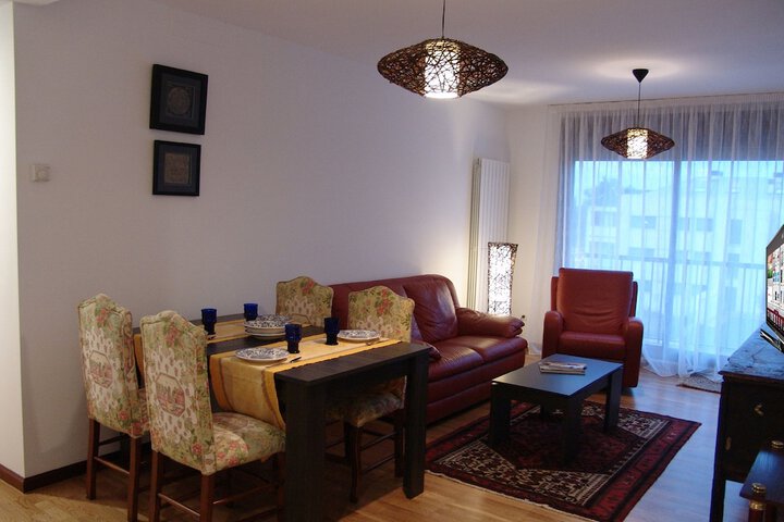 Room 9 of 30