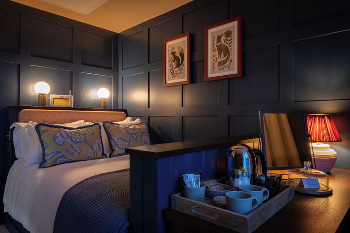 Room 17 of 80