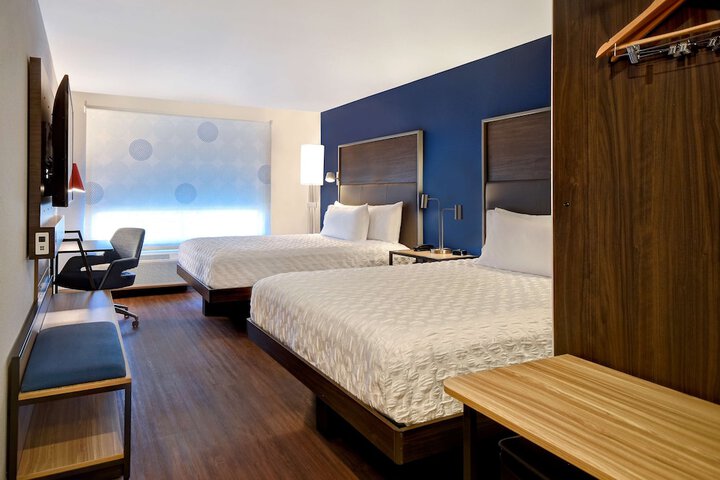 2 Queen Beds (9 of 18)