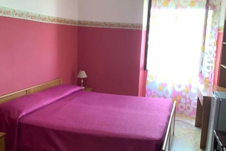Room 4 of 38