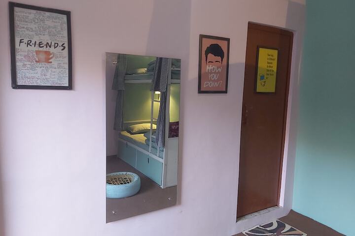Room 12 of 23