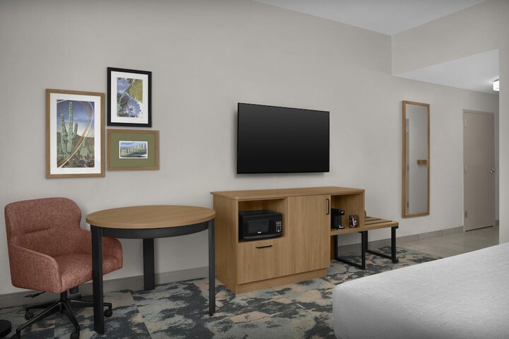 Room 15 of 52