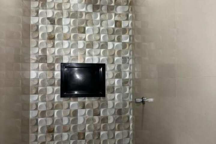 Room 54 of 80