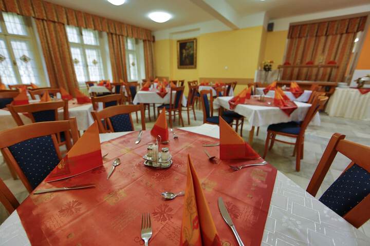 Dining 55 of 67