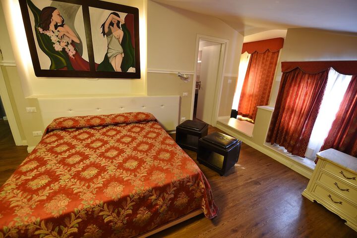 Room 20 of 35