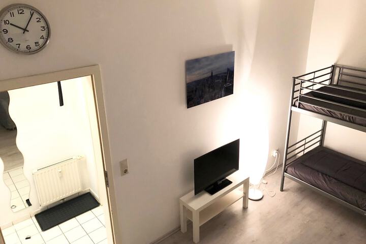 Room 9 of 27