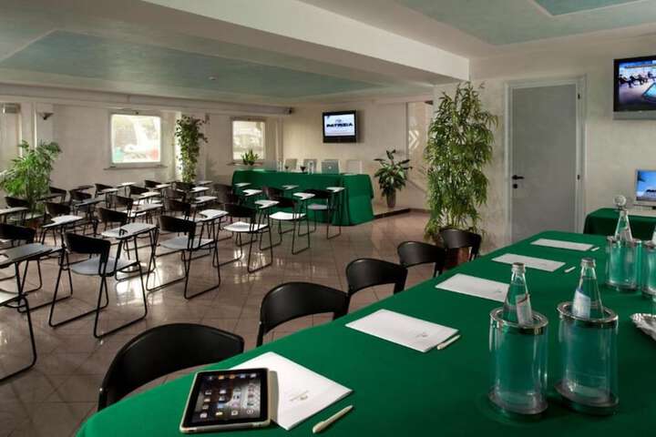 Business Center 82 of 90