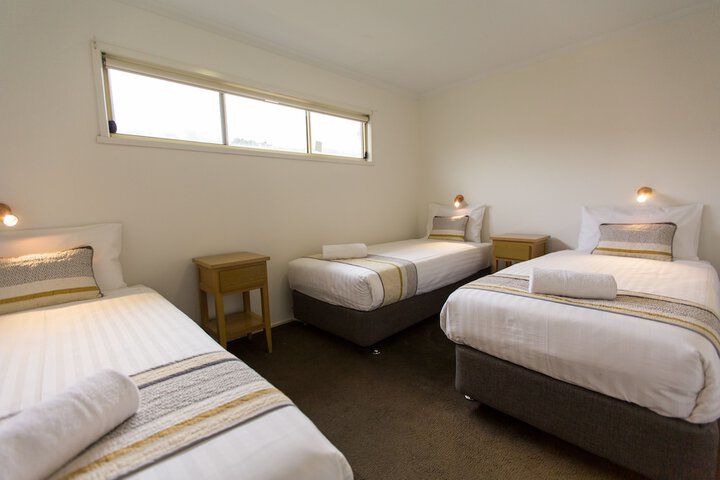 Room 6 of 33