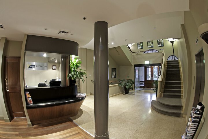 Business Center 28 of 32
