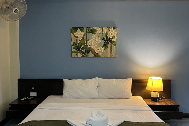Room 11 of 24
