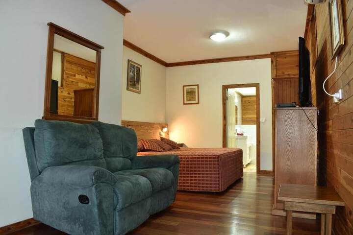Room 8 of 25