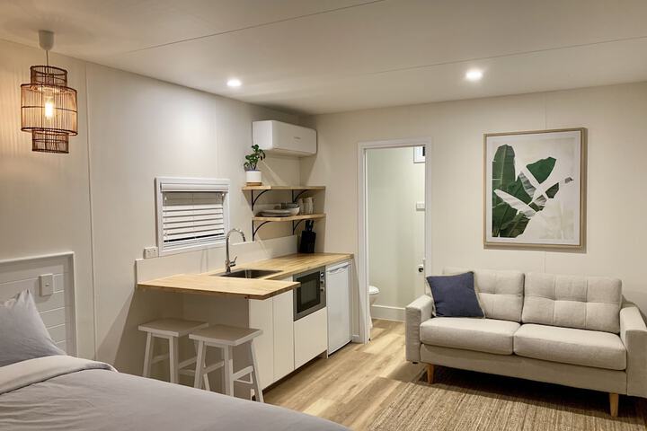 Room 8 of 12