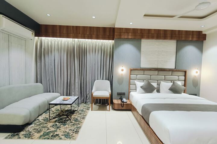 Room 57 of 76
