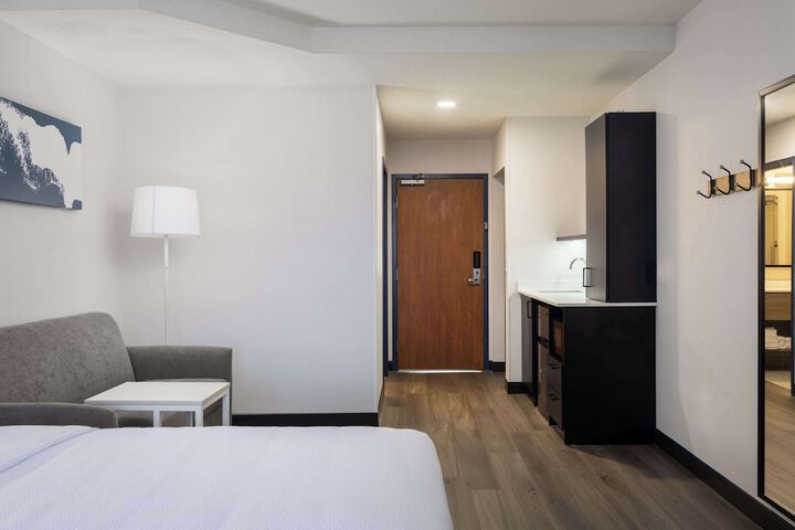 Room 14 of 34