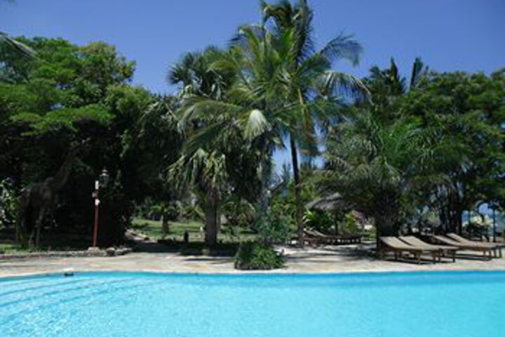 Pool 41 of 60