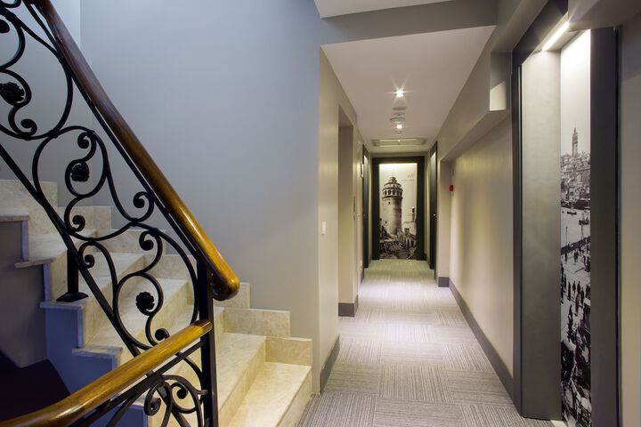 Ballroom/Hall 74 of 89