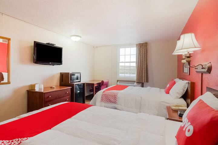 2 Double Beds (1 of 8)