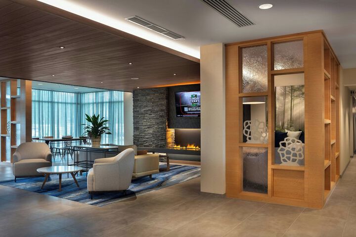 Entrance & Lobby