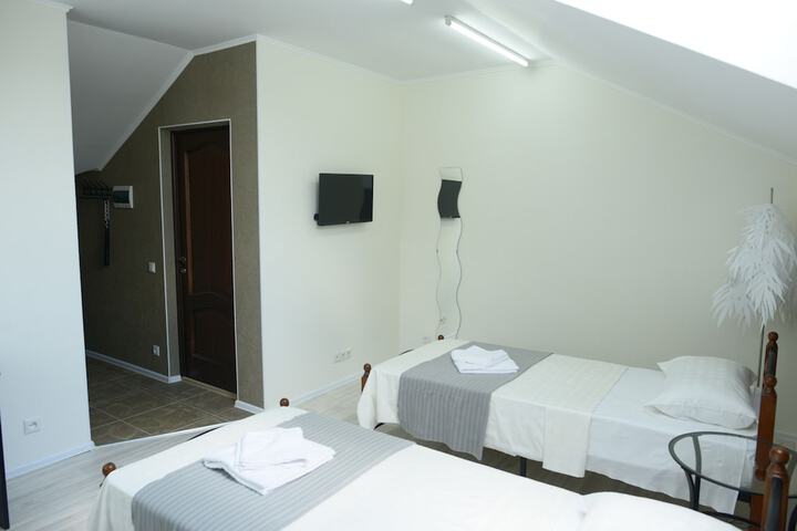 Room 25 of 41