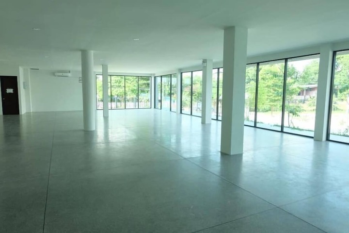 Ballroom/Hall 86 of 108
