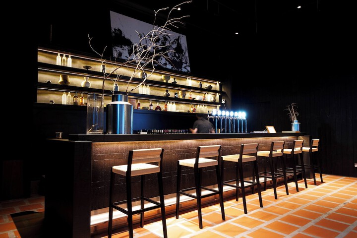 Lounge 96 of 105