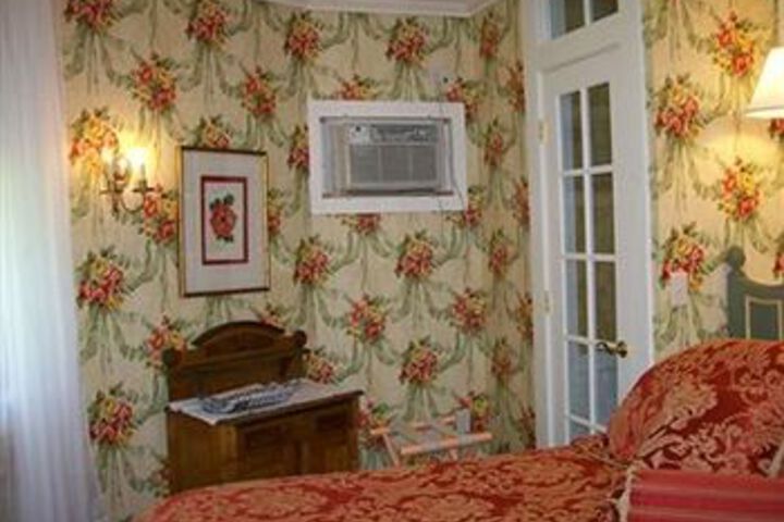 Room 18 of 39