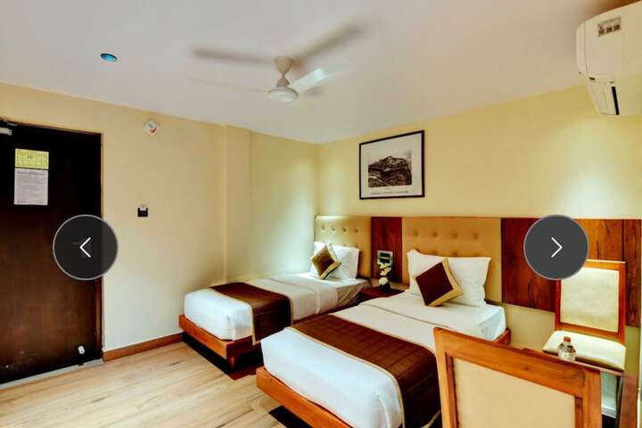 Room 6 of 15
