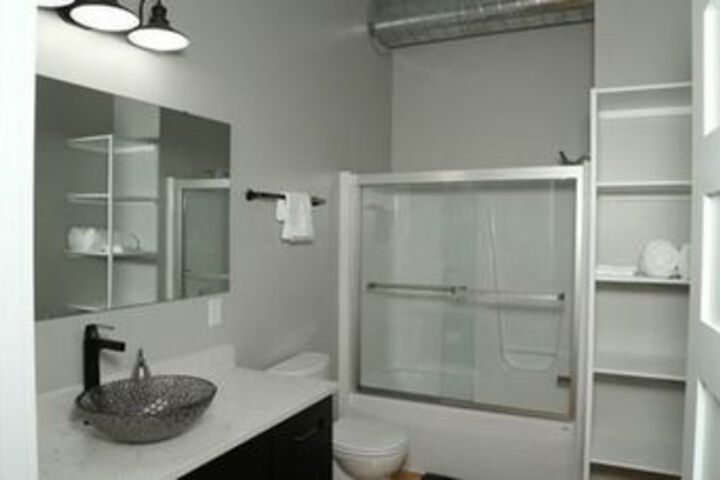 Room 3 of 32