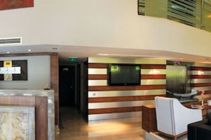 Entrance & Lobby