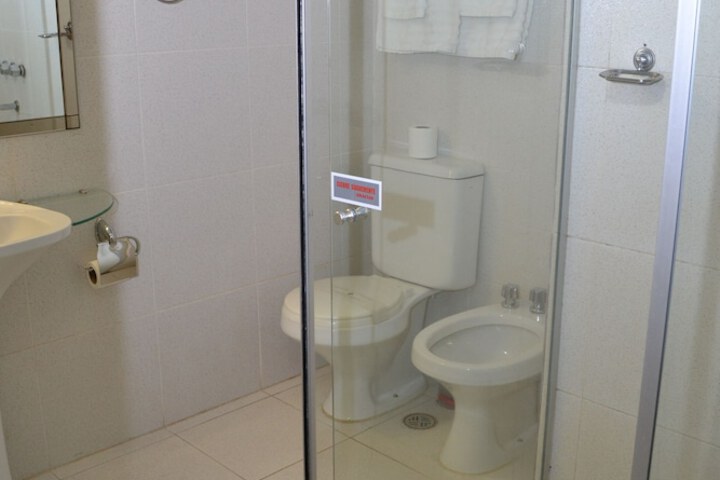 Room 14 of 27